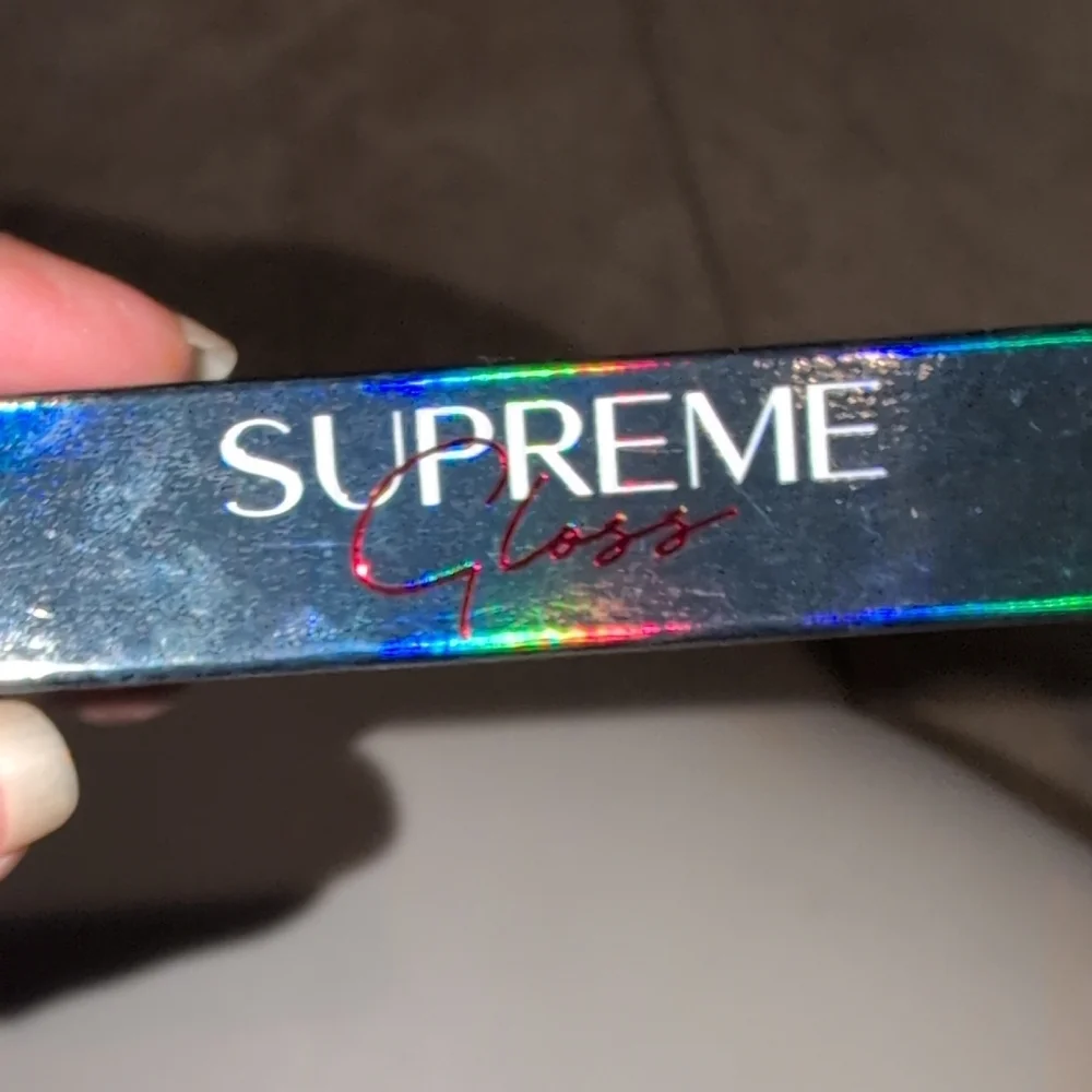 Jeffree Star Supreme Gloss - Shiny Red